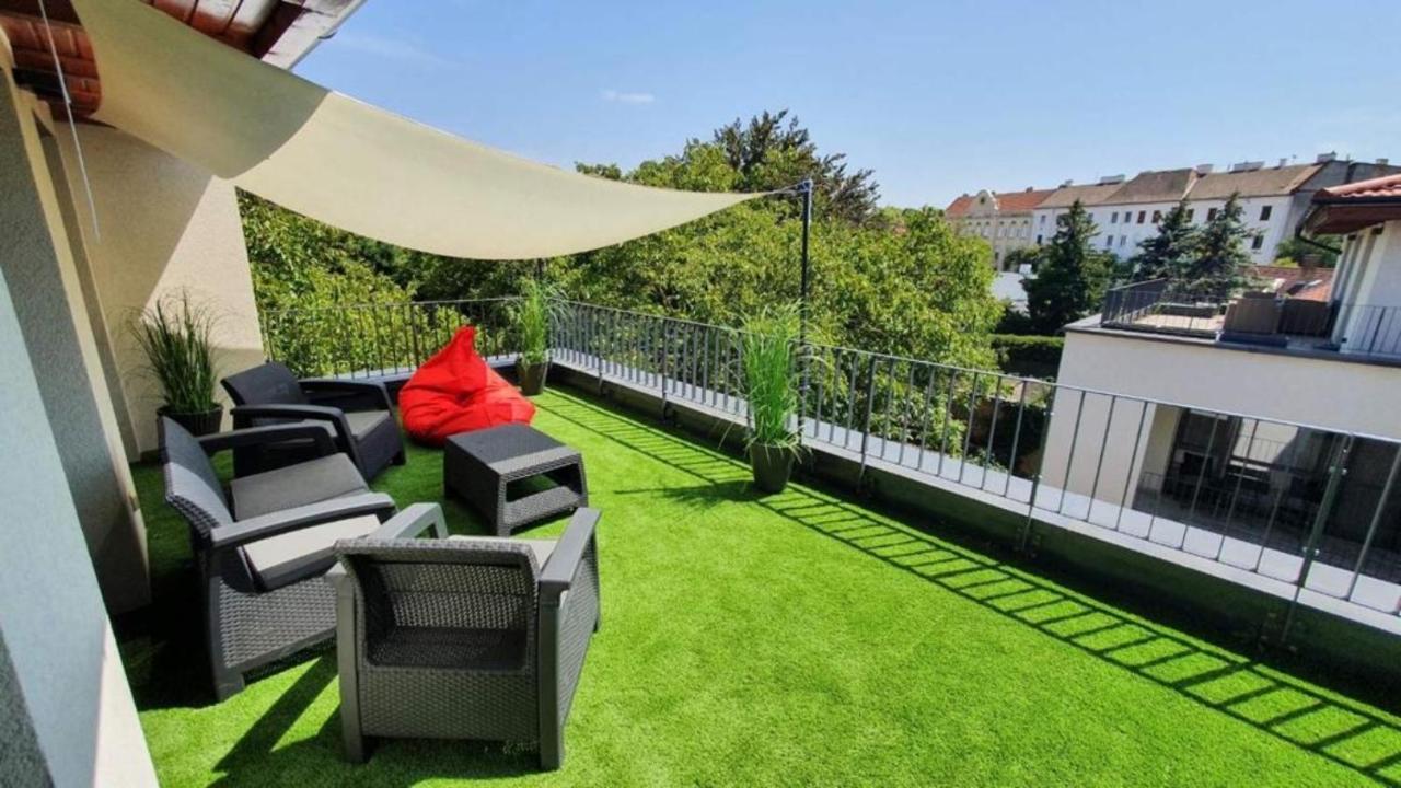 Sun Terrace Mini Penthouse Bestern Szeged Exteriör bild